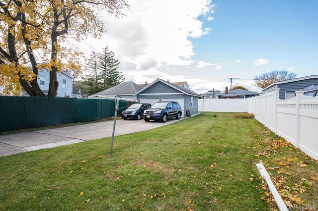 247 N Columbus Avenue, Freeport, NY 11520