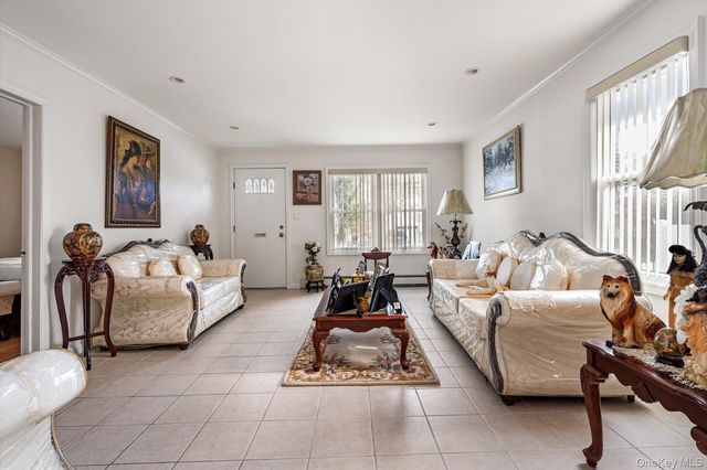 247 N Columbus Avenue, Freeport, NY 11520