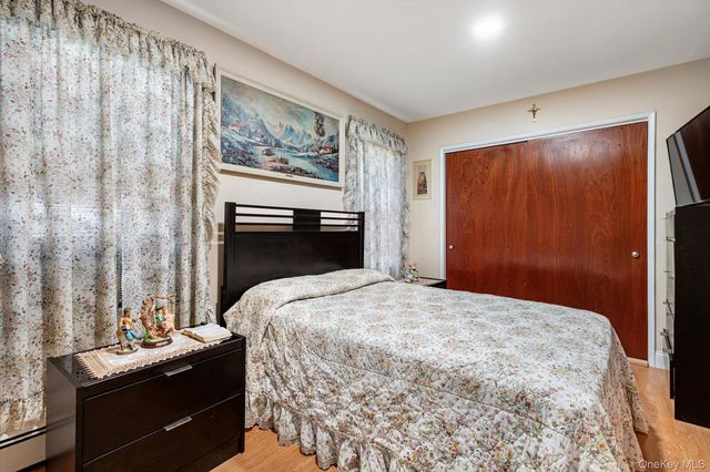 247 N Columbus Avenue, Freeport, NY 11520