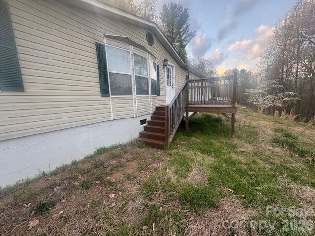 819 Milton Avenue SW, Valdese, NC 28690