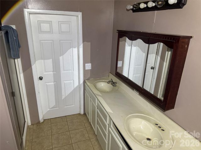 819 Milton Avenue SW, Valdese, NC 28690