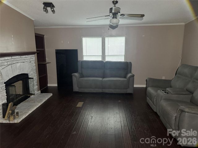 819 Milton Avenue SW, Valdese, NC 28690