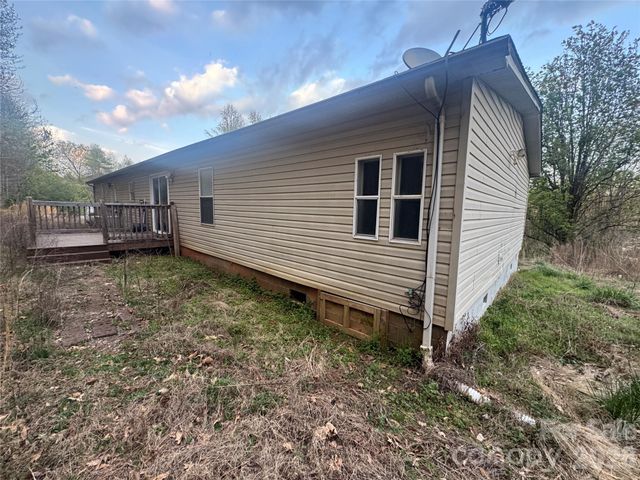 819 Milton Avenue SW, Valdese, NC 28690