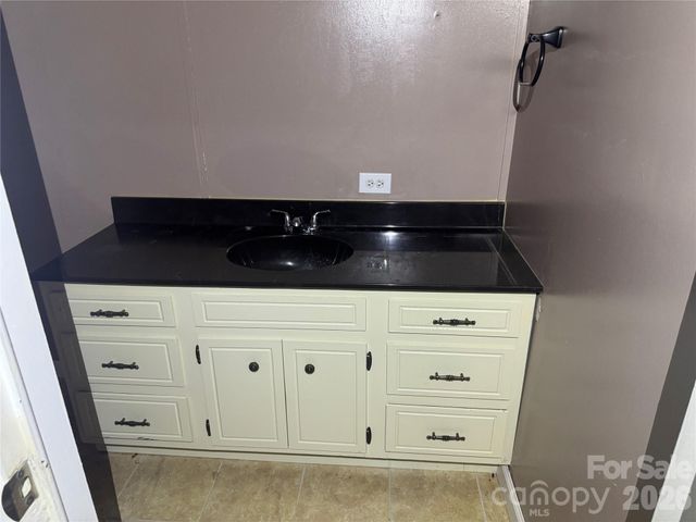 819 Milton Avenue SW, Valdese, NC 28690
