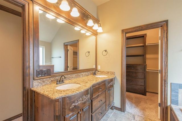 701 Lindsey Lane, Moore, OK 73160