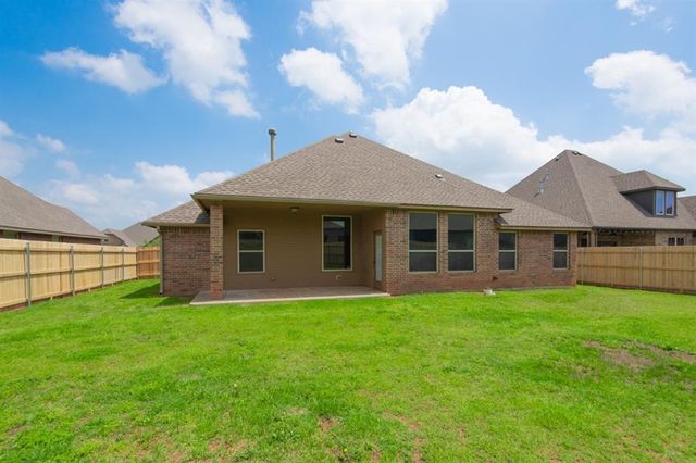 701 Lindsey Lane, Moore, OK 73160