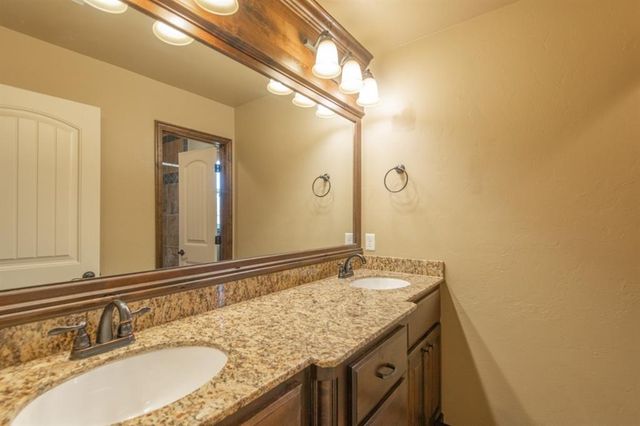 701 Lindsey Lane, Moore, OK 73160