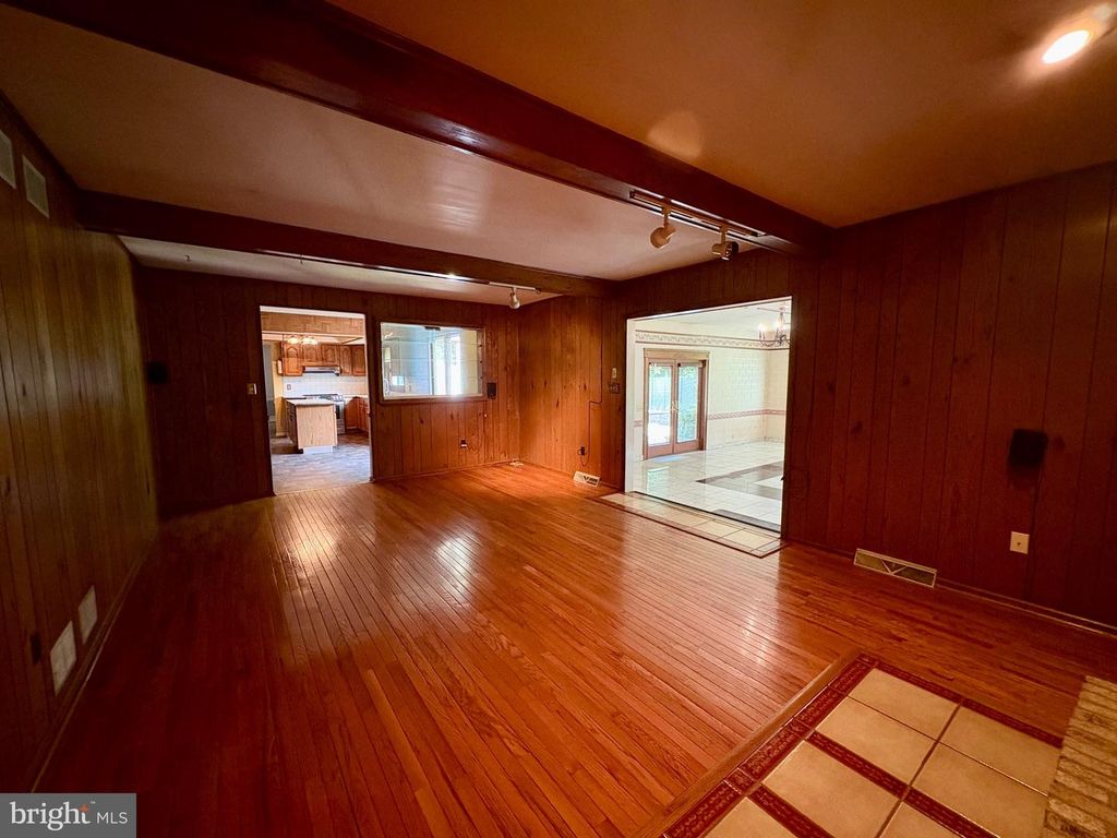3706 SURREY DR, Allentown, PA 18103