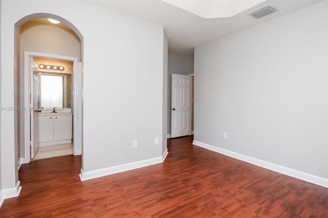 1495 NE 33rd Ave 102, Homestead, FL 33033