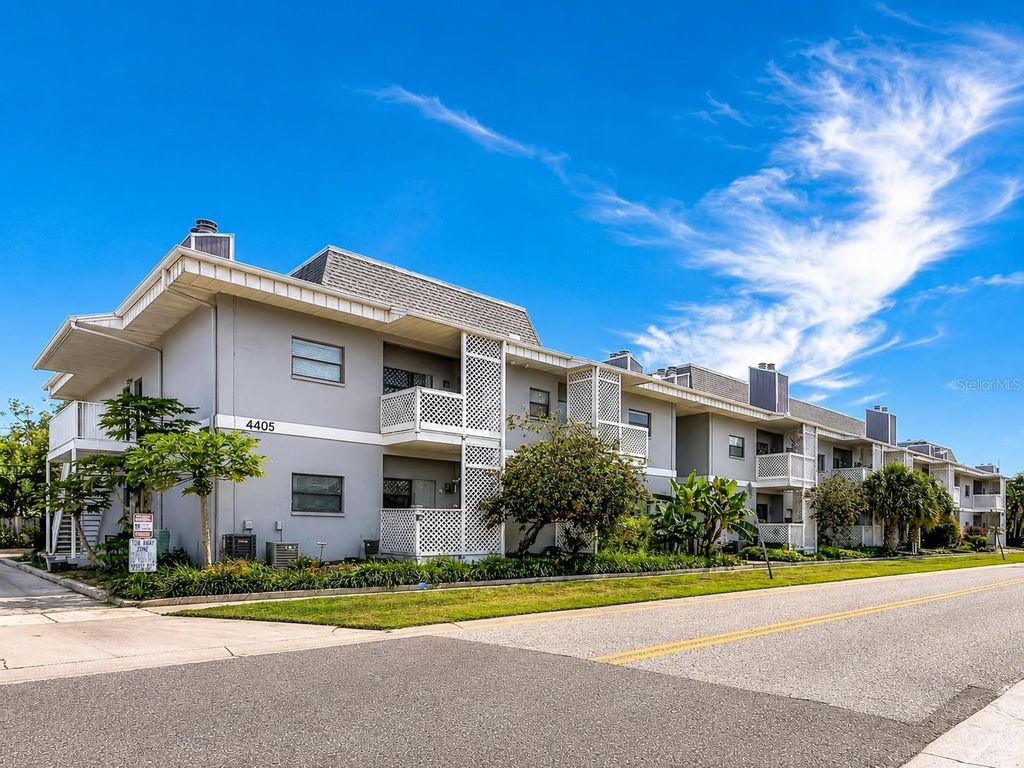 4405 W FAIR OAKS AVENUE 18, Tampa, FL 33611