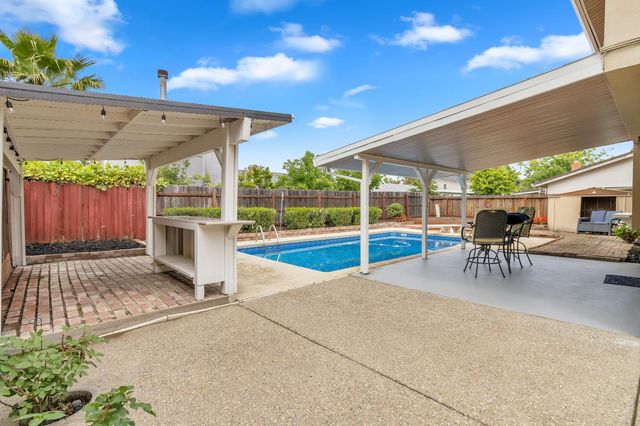 6824 Oaklawn Way, Fair Oaks, CA 95628