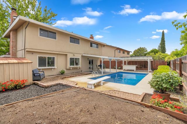 6824 Oaklawn Way, Fair Oaks, CA 95628