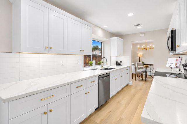 6824 Oaklawn Way, Fair Oaks, CA 95628