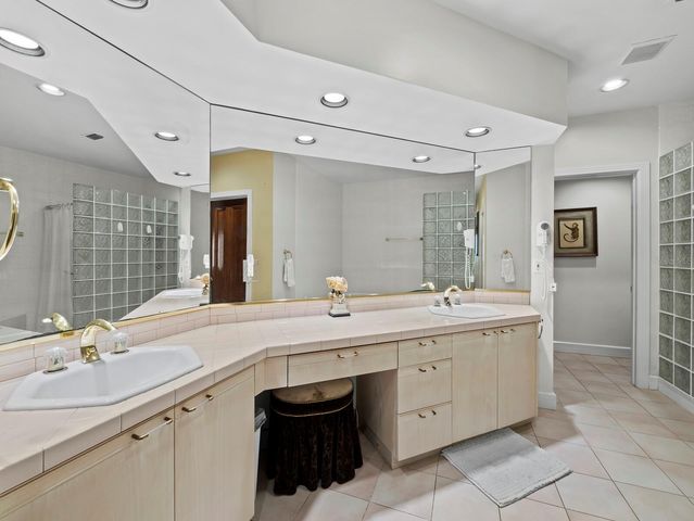 350 GULF OF MEXICO DRIVE 213, Longboat Key, FL 34228