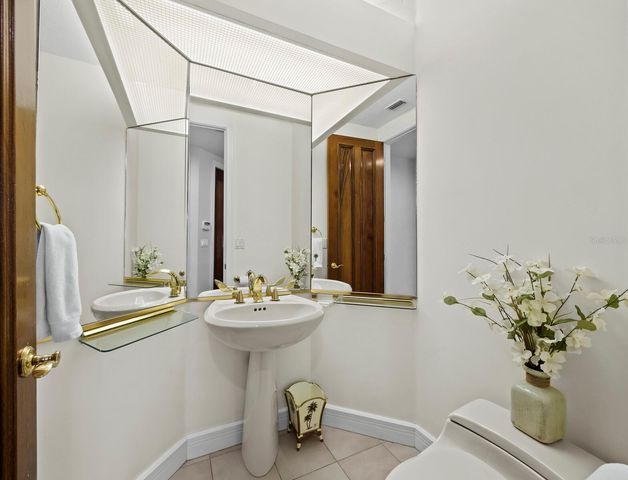 350 GULF OF MEXICO DRIVE 213, Longboat Key, FL 34228