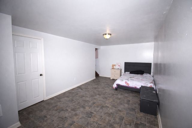 2042 GIDEON Avenue, Zion, IL 60099