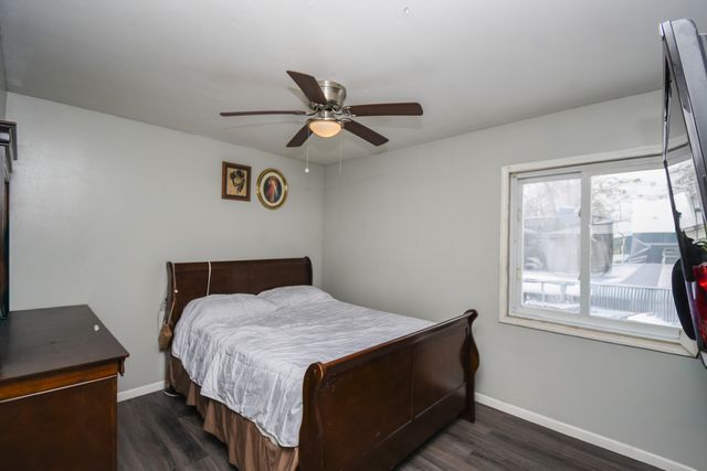 2042 GIDEON Avenue, Zion, IL 60099