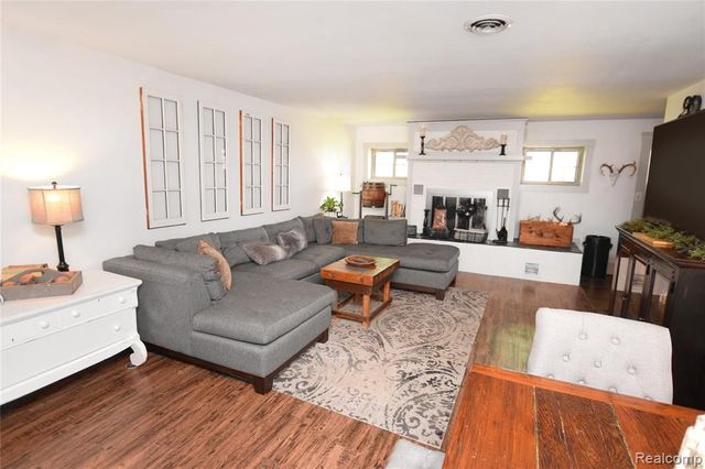 4034 W Grand Blanc Road, Swartz Creek, MI 48473