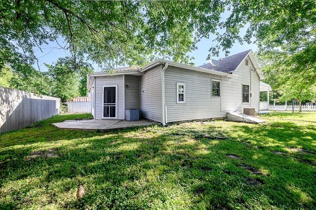 124 Gould Street, Tonganoxie, KS 66086