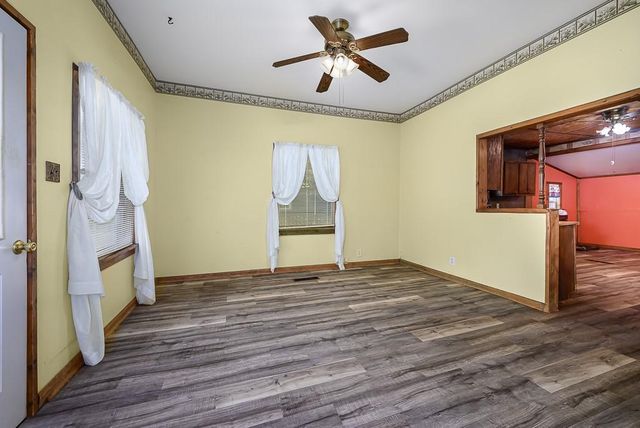 124 Gould Street, Tonganoxie, KS 66086