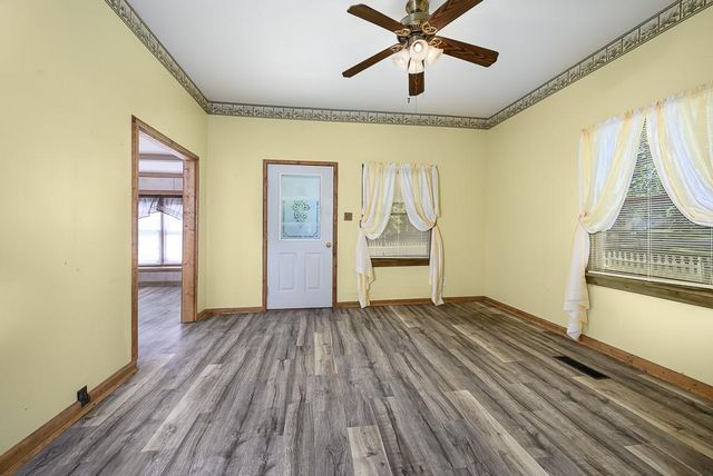 124 Gould Street, Tonganoxie, KS 66086