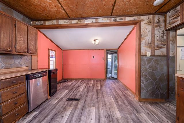 124 Gould Street, Tonganoxie, KS 66086