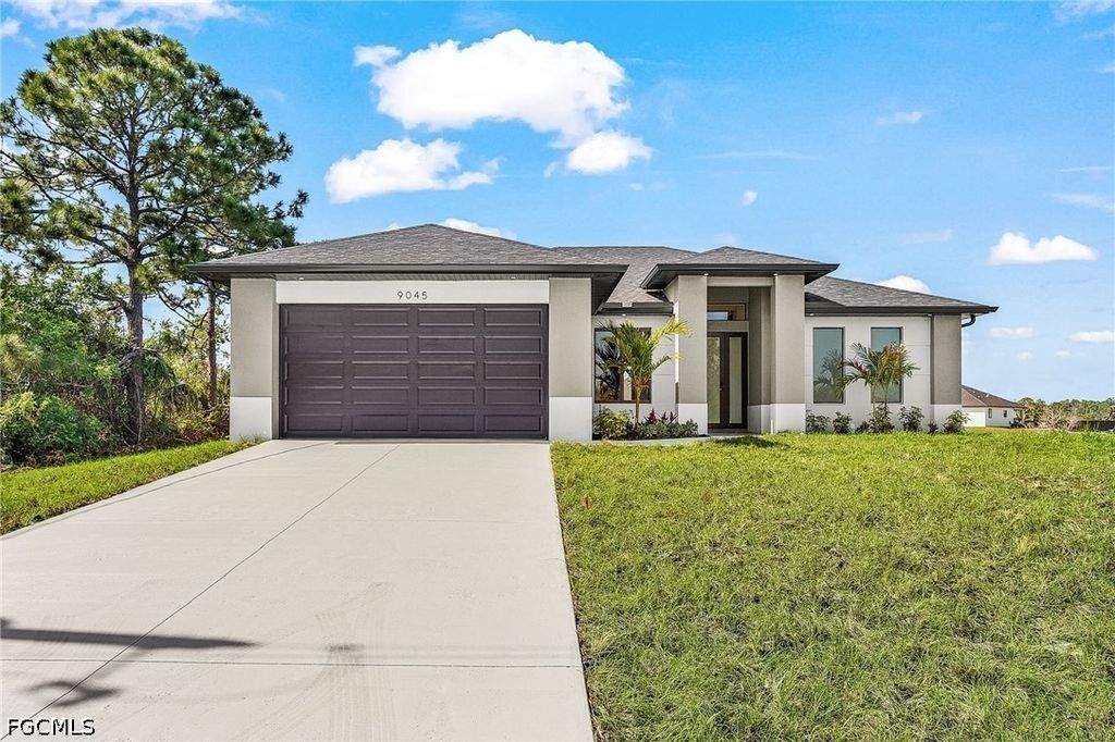 9045 W Broad CIR, Labelle, FL 33935