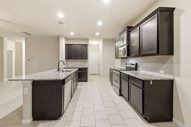 2139 Flintshire Dr, New Braunfels, TX 78130