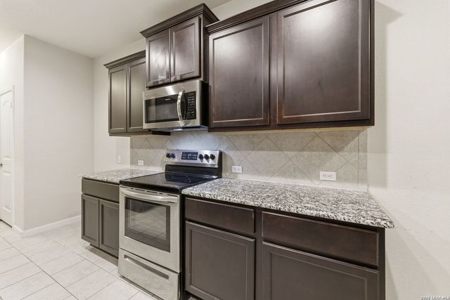 2139 Flintshire Dr, New Braunfels, TX 78130