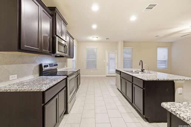 2139 Flintshire Dr, New Braunfels, TX 78130