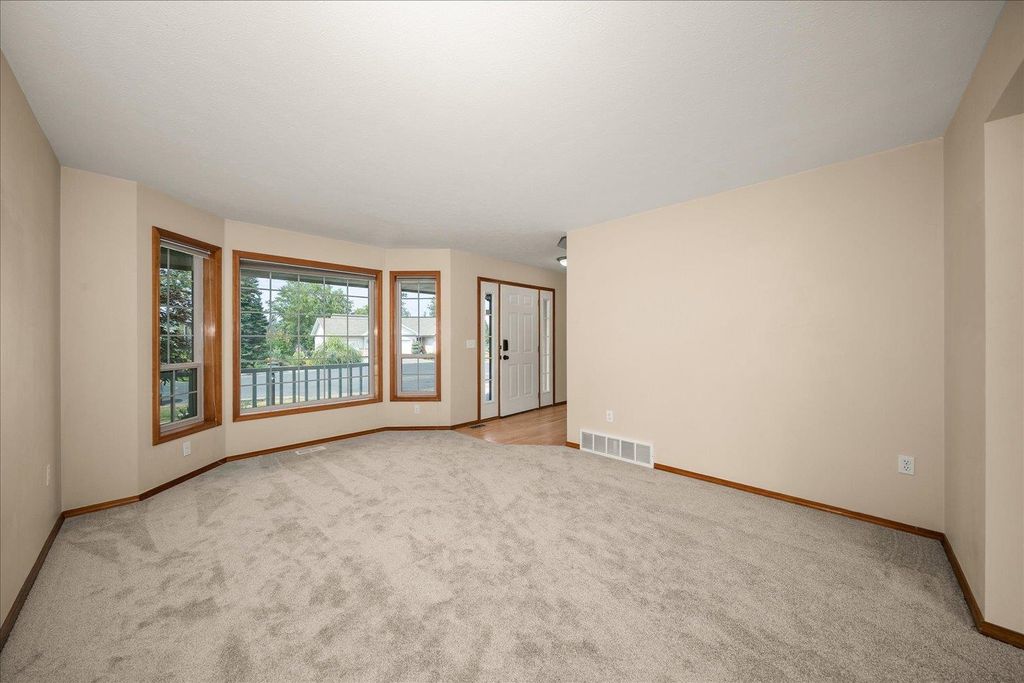 3415 S Morrill Dr, Spokane, WA 99223 photo 4