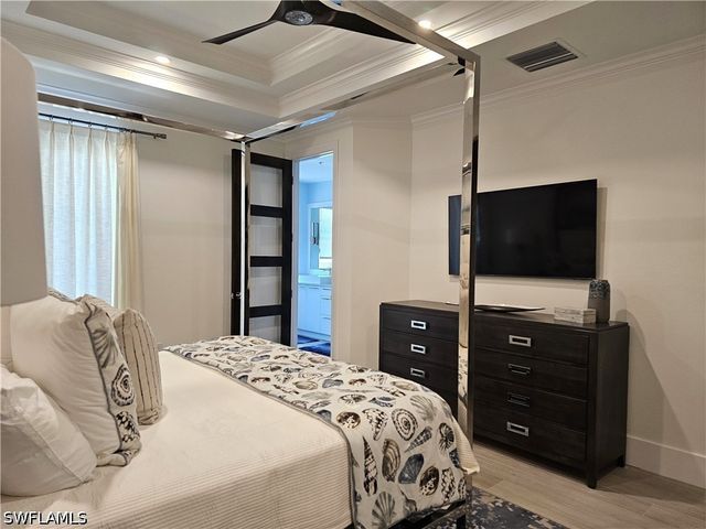 10620 Gulf Shore DR 201, Naples, FL 34108