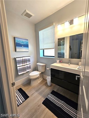 10620 Gulf Shore DR 201, Naples, FL 34108
