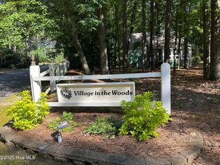 21 Village In The Woods Circle, Southern Pines, NC 28387
