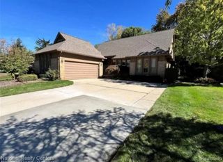 28760 Hidden Trail, Farmington Hills, MI 48331