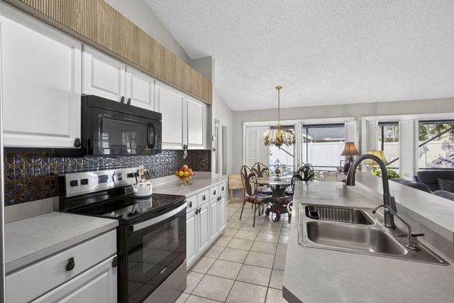 1550 Windship Circle, Wellington, FL 33414