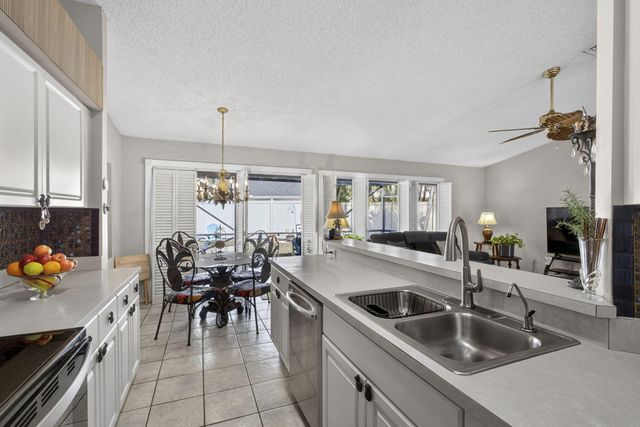 1550 Windship Circle, Wellington, FL 33414