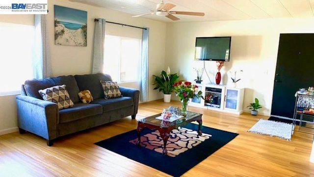 29501 Sandburg Way, Hayward, CA 94544