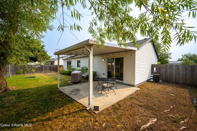 2005 N Blossom CT, Post Falls, ID 83854