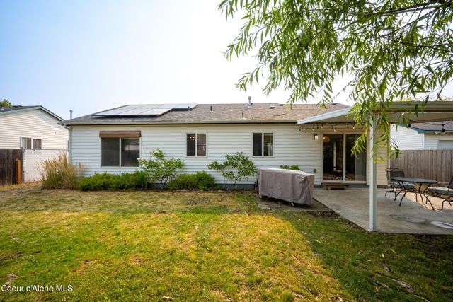 2005 N Blossom CT, Post Falls, ID 83854