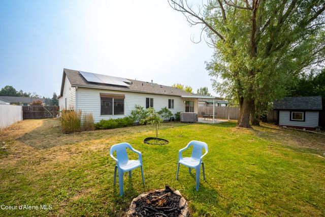 2005 N Blossom CT, Post Falls, ID 83854