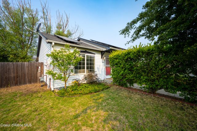 2005 N Blossom CT, Post Falls, ID 83854