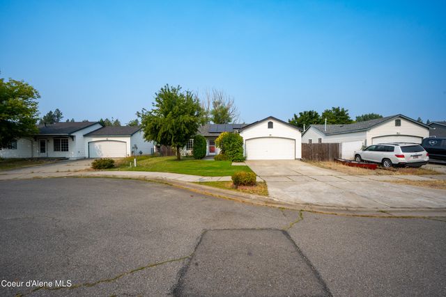 2005 N Blossom CT, Post Falls, ID 83854