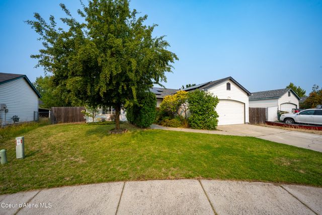 2005 N Blossom CT, Post Falls, ID 83854