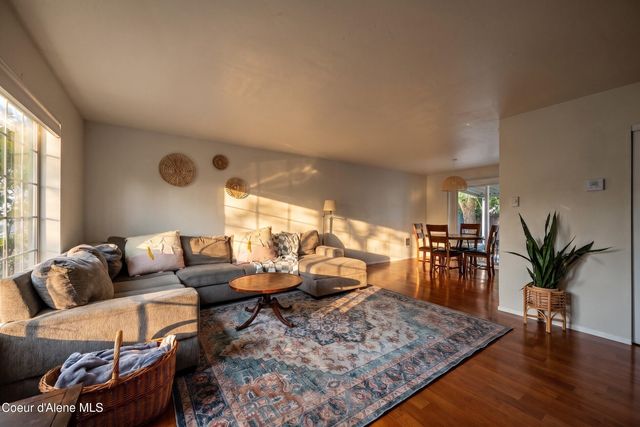 2005 N Blossom CT, Post Falls, ID 83854