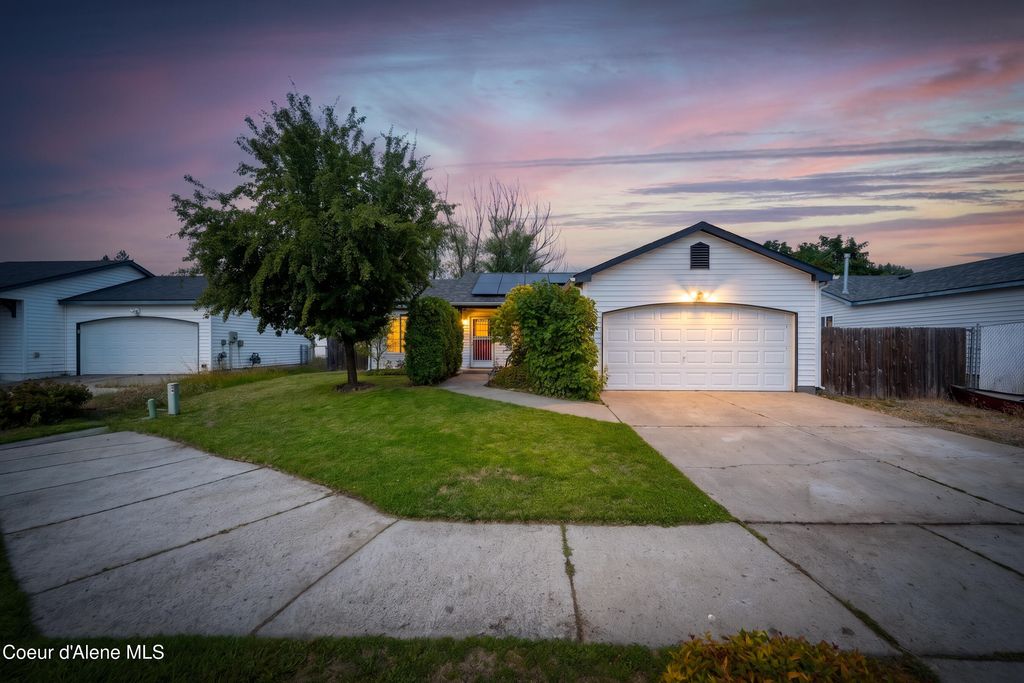 2005 N Blossom CT, Post Falls, ID 83854 photo 1