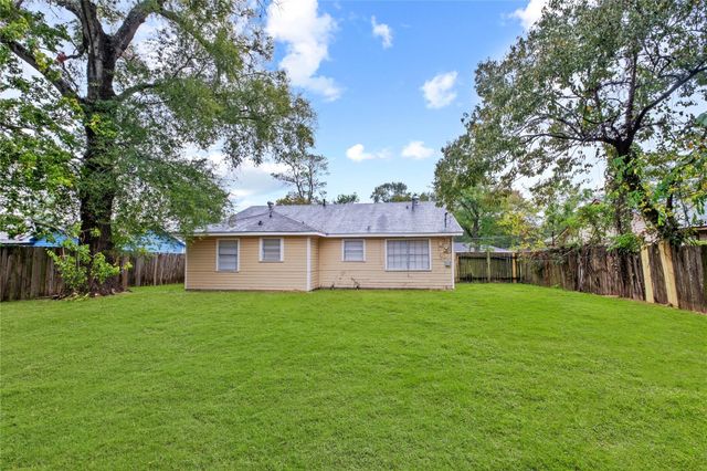 7421 Claiborne Street, Houston, TX 77016