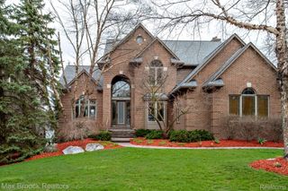 7080 Colony Drive, West Bloomfield Charter Township, MI 48323