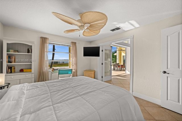 264 Bayshore Dr, Cape Coral, FL 33904