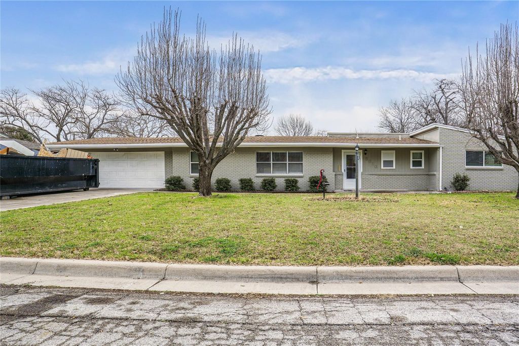 3616 Labadie Drive, Richland Hills, TX 76118 — exterior